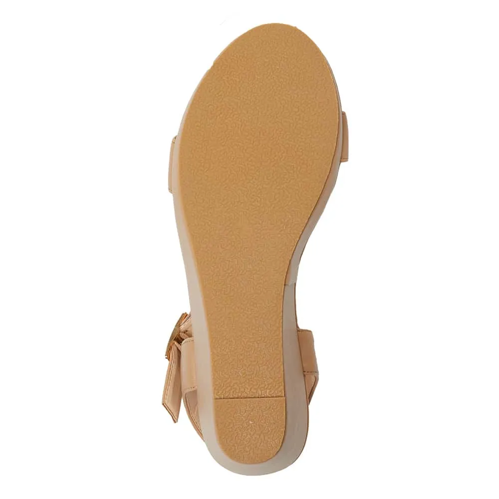 Abbey Wedge in Blush Smooth