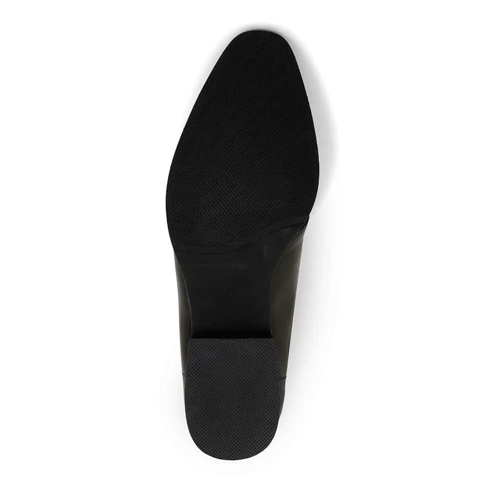 Editor Heel in Black Leather