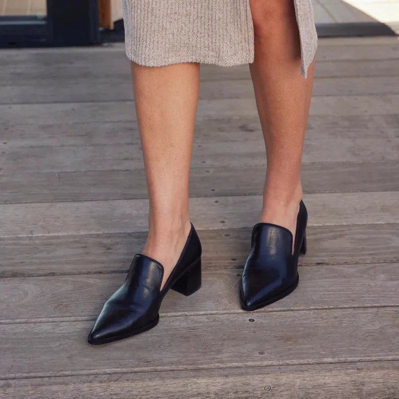 EOS Aurielia Black