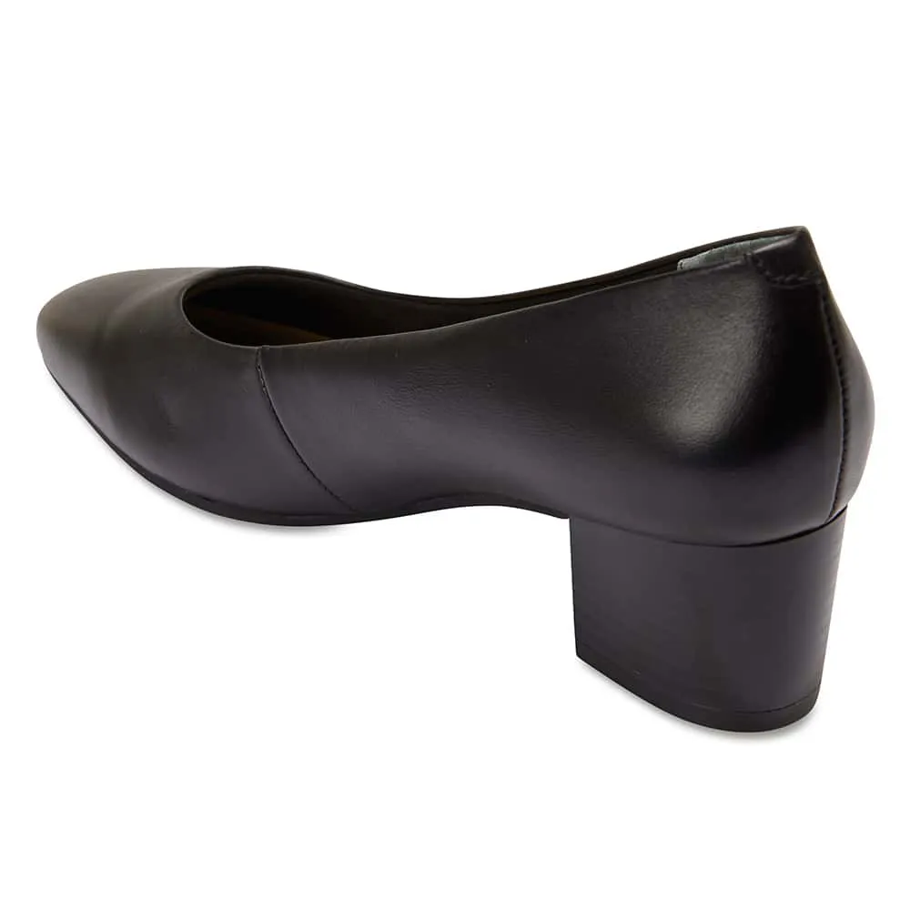 Gamma Heel in Black Leather