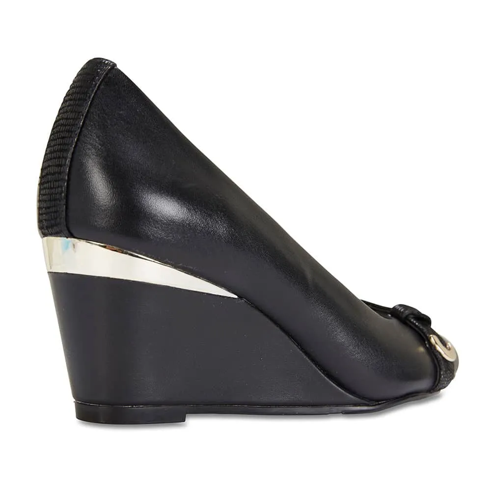 Hamlet Heel in Black Leather