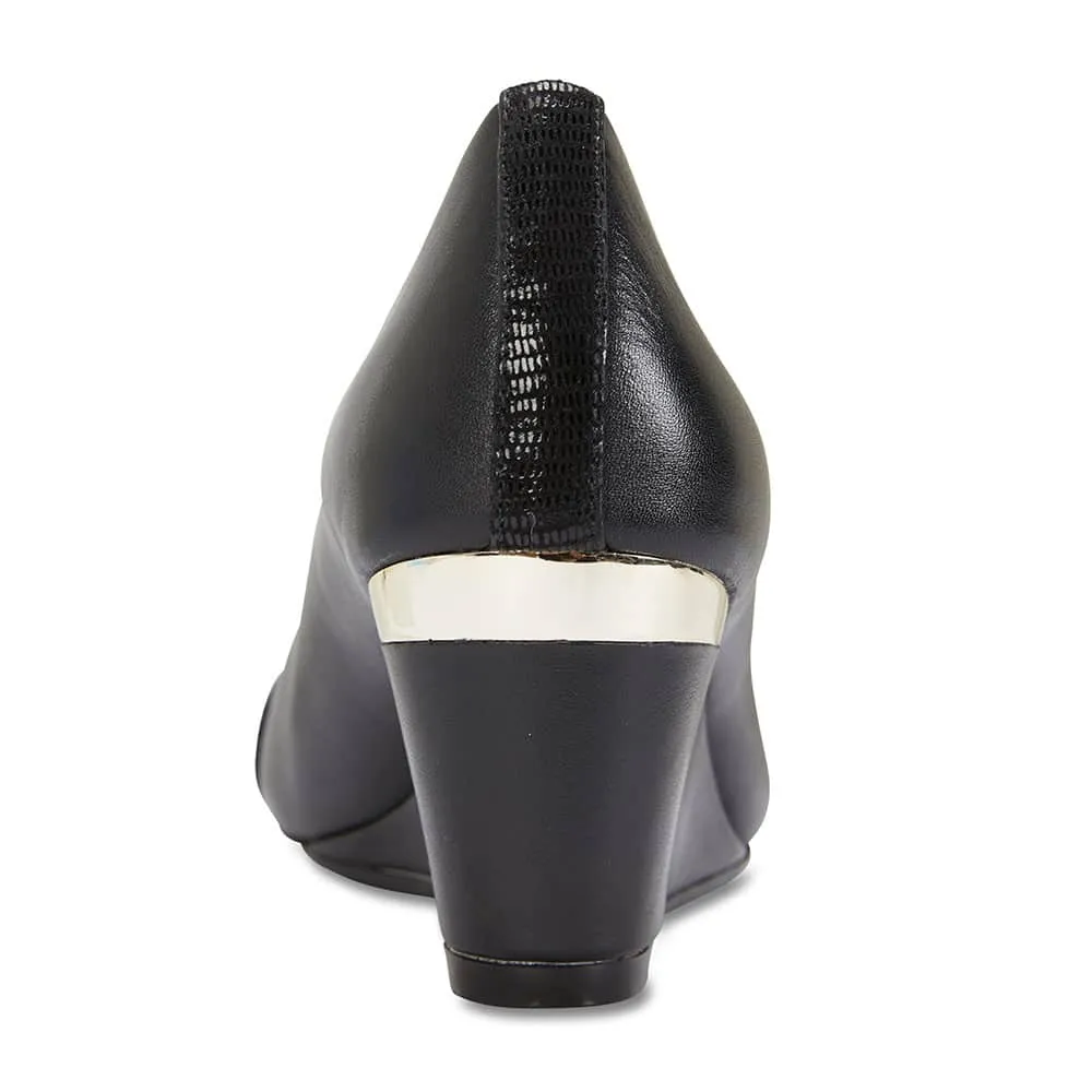 Hamlet Heel in Black Leather
