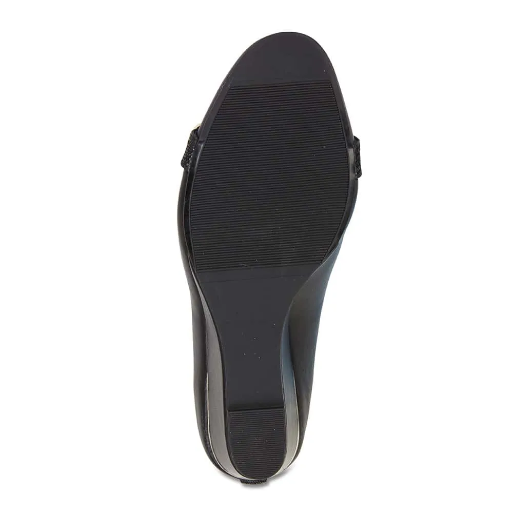 Hamlet Heel in Black Leather