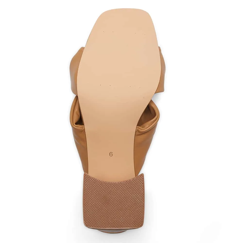 Imitate Heel in Camel Smooth
