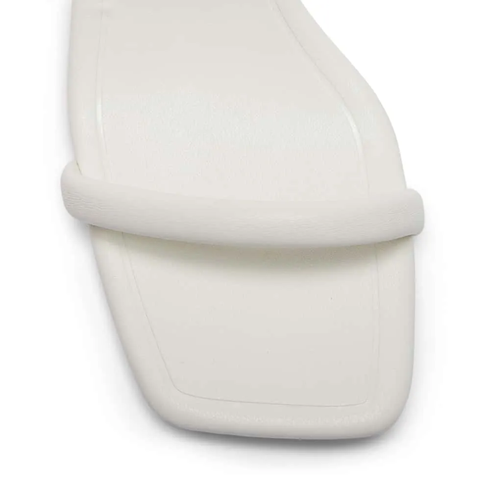Indy Heel in White Smooth