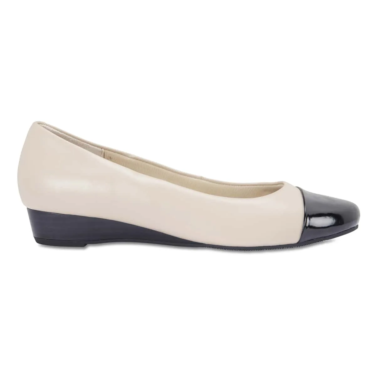 Jean Heel in Nude And Black Patent