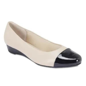 Jean Heel in Nude And Black Patent