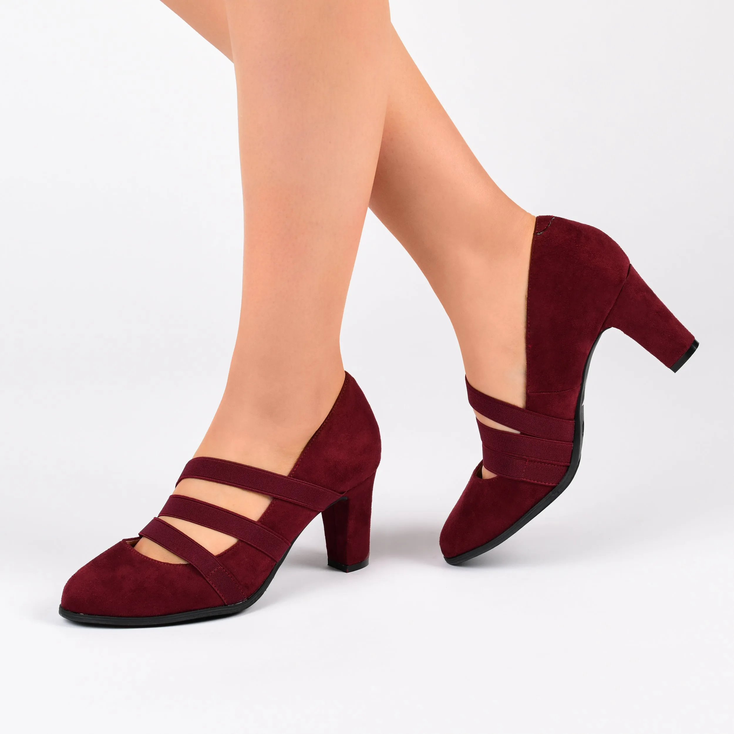 Journee Collection Women's Comfort Loren Pump