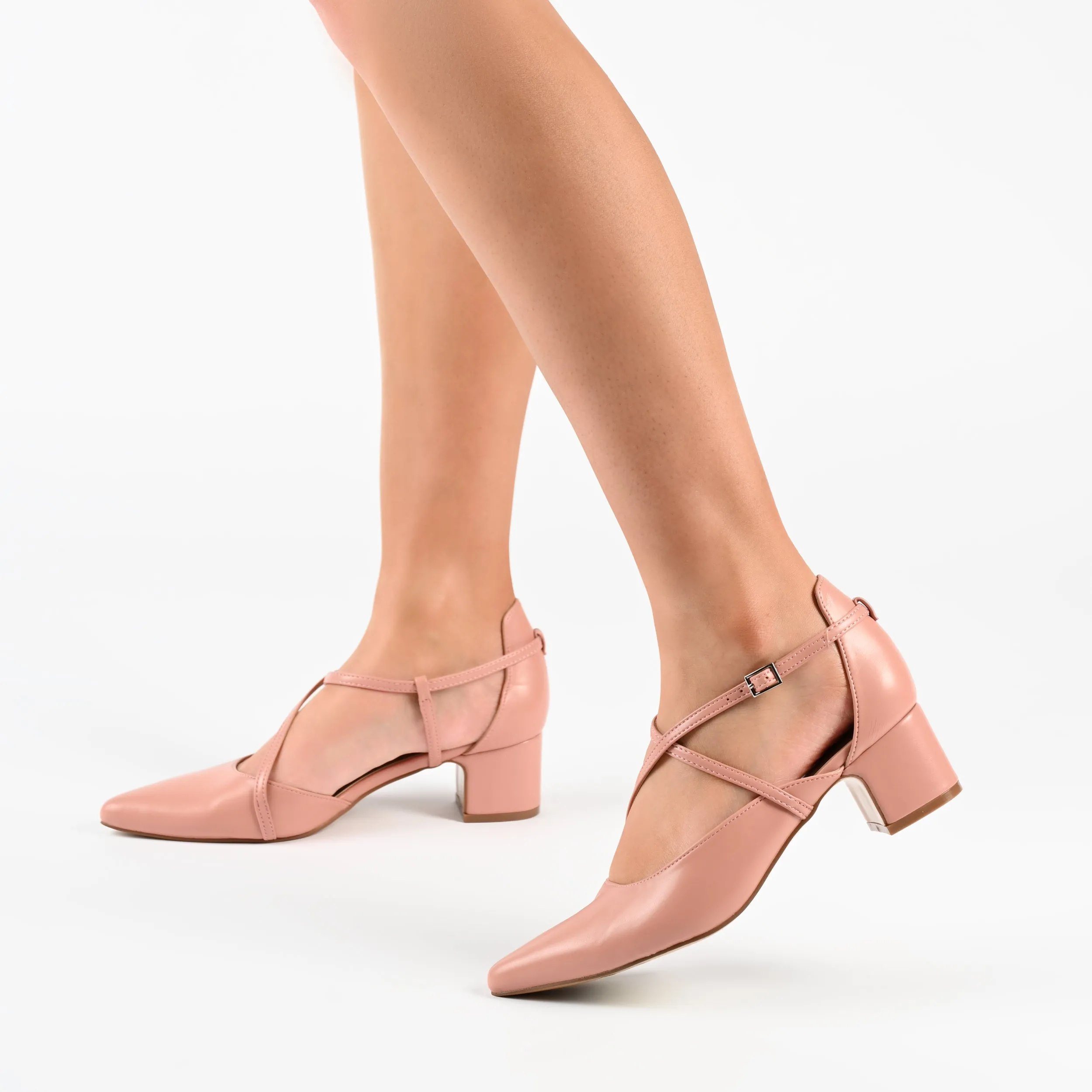 Journee Women's Galvinn Medium and Wide Width Pumps