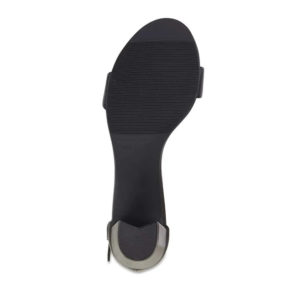 Juliet Heel in Black Leather