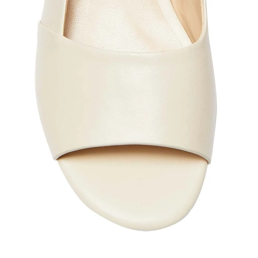 Macy Heel in Neutral Leather