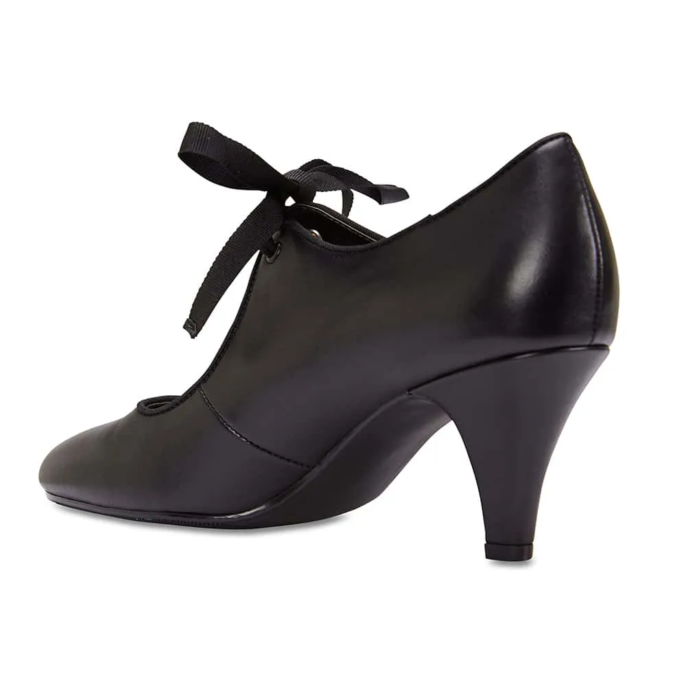 Memoir Heel in Black Leather