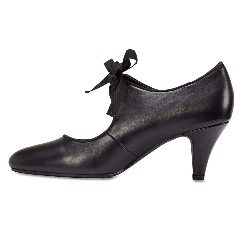 Memoir Heel in Black Leather