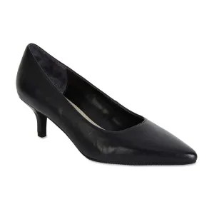 Natasha Heel in Black Leather