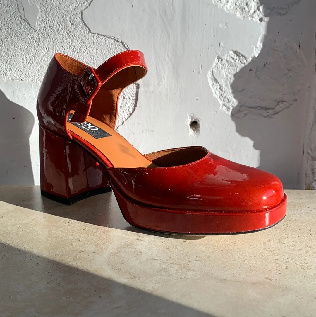 Neo 23526 Red - LAST PAIR size 40