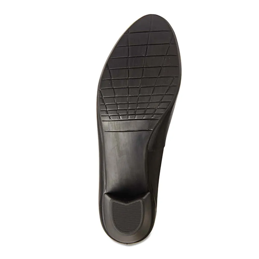 Ollie Heel in Black Leather