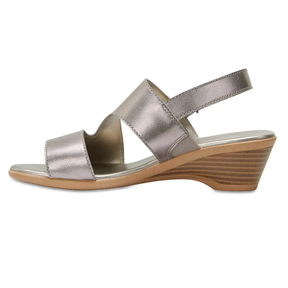 Orchid Heel in Pewter Leather