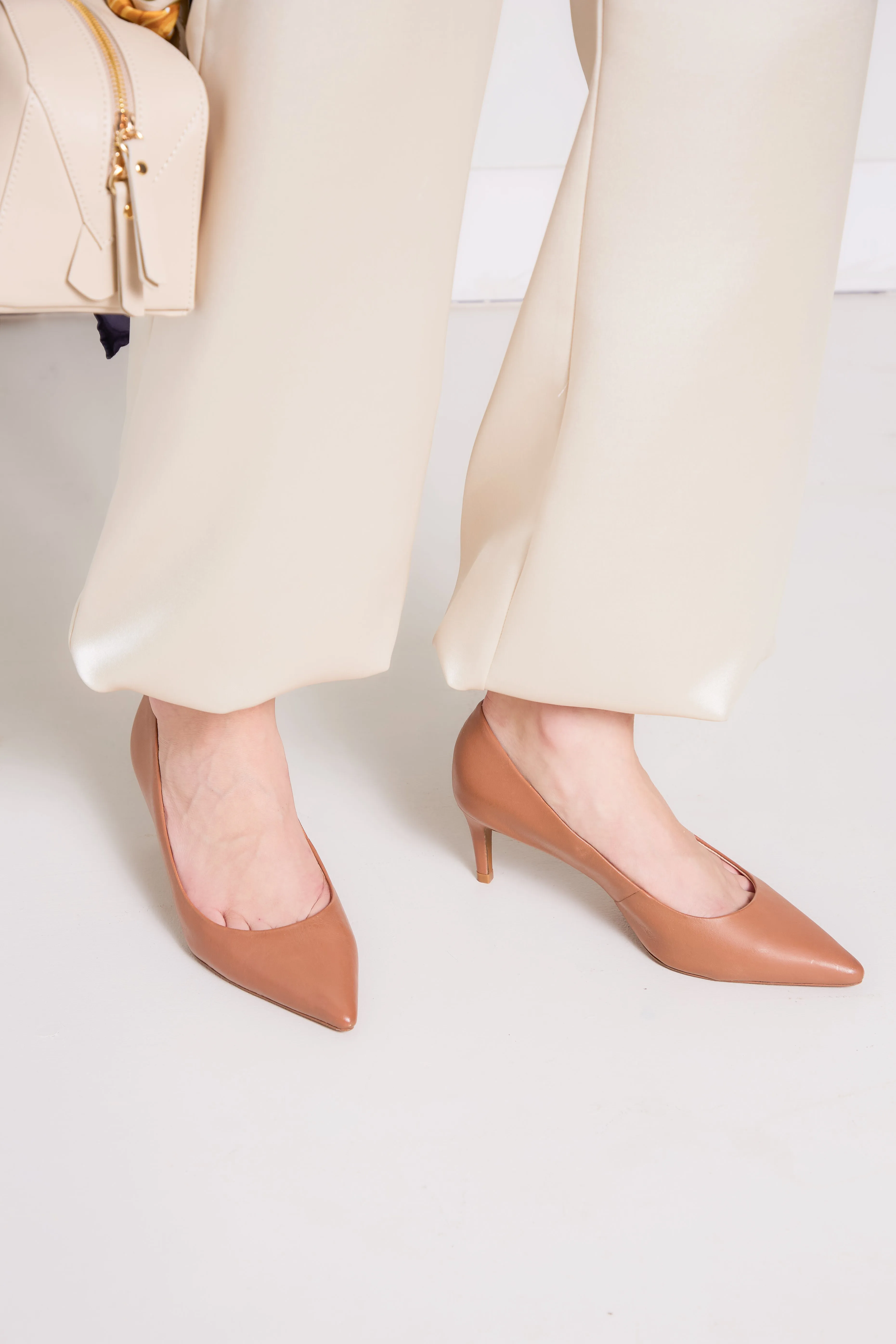 Phlox Brown Leather