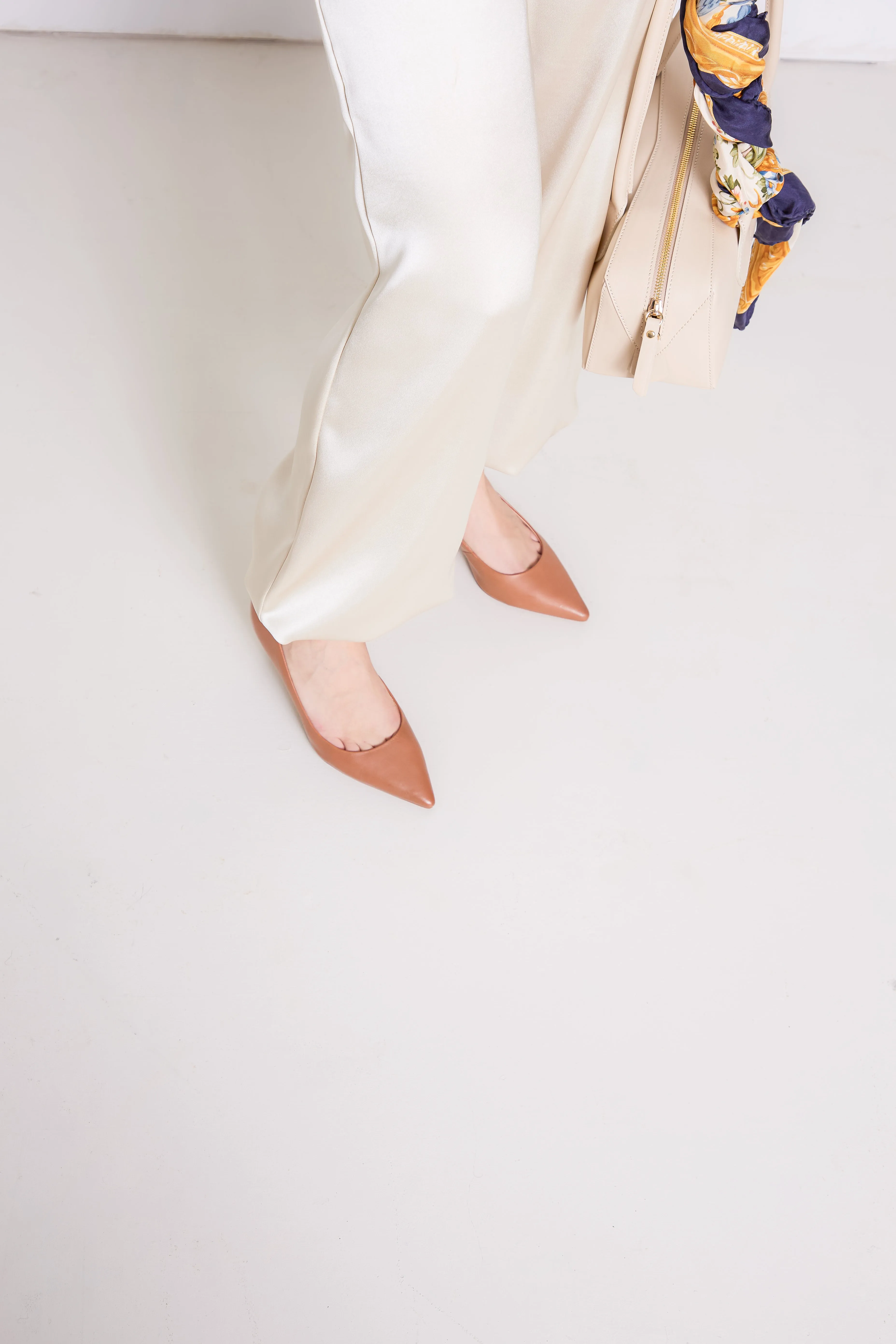 Phlox Brown Leather