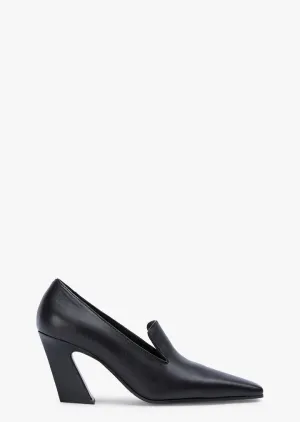 Quirky Black Como