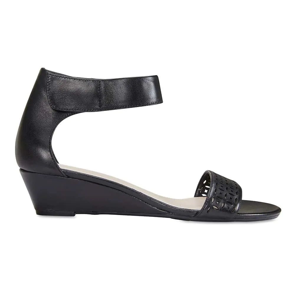 Quiz Heel in Black Leather