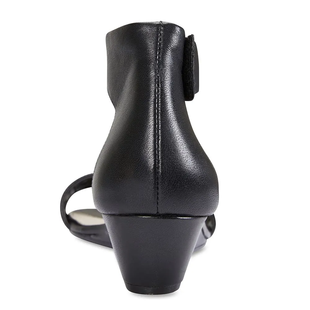 Quiz Heel in Black Leather