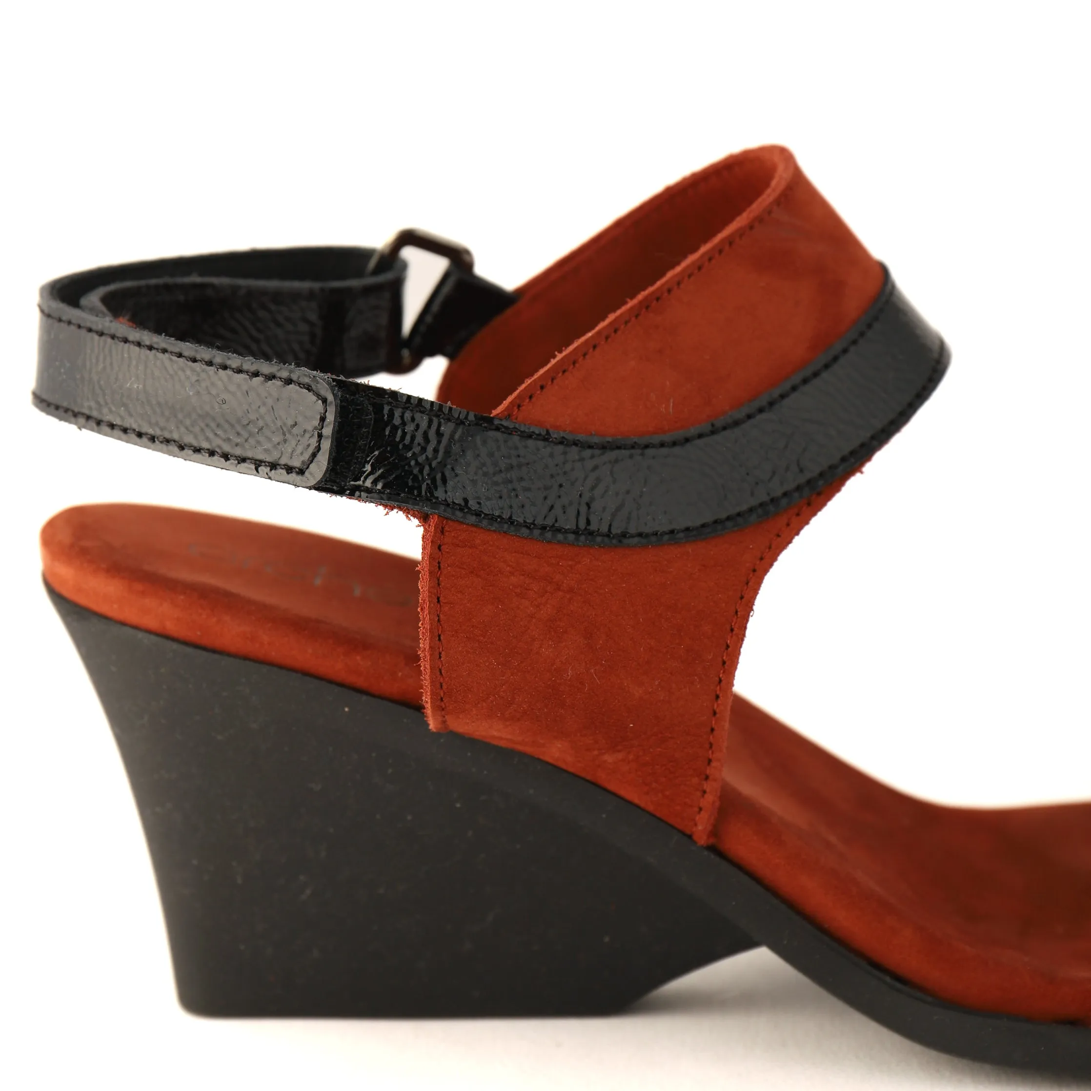 RIMANA Chestnut Suede