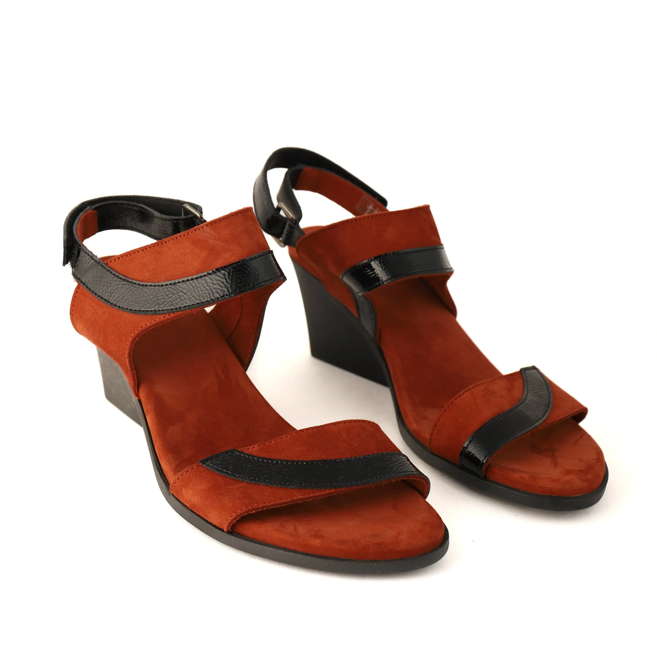 RIMANA Chestnut Suede