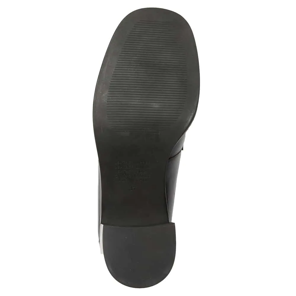 Sonya Loafer in Black Leather