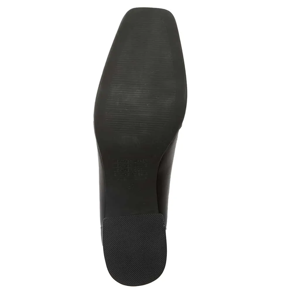 Sophia Loafer in Black Leather