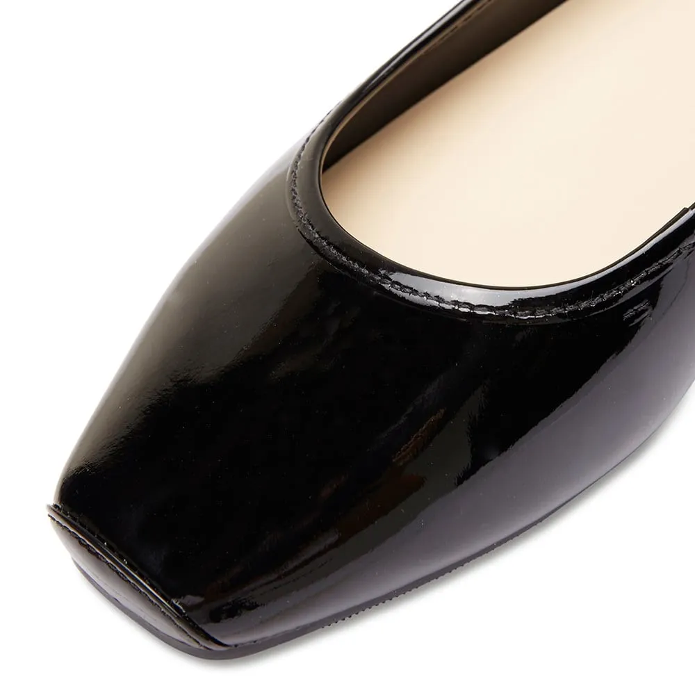 Teak Heel in Black Patent