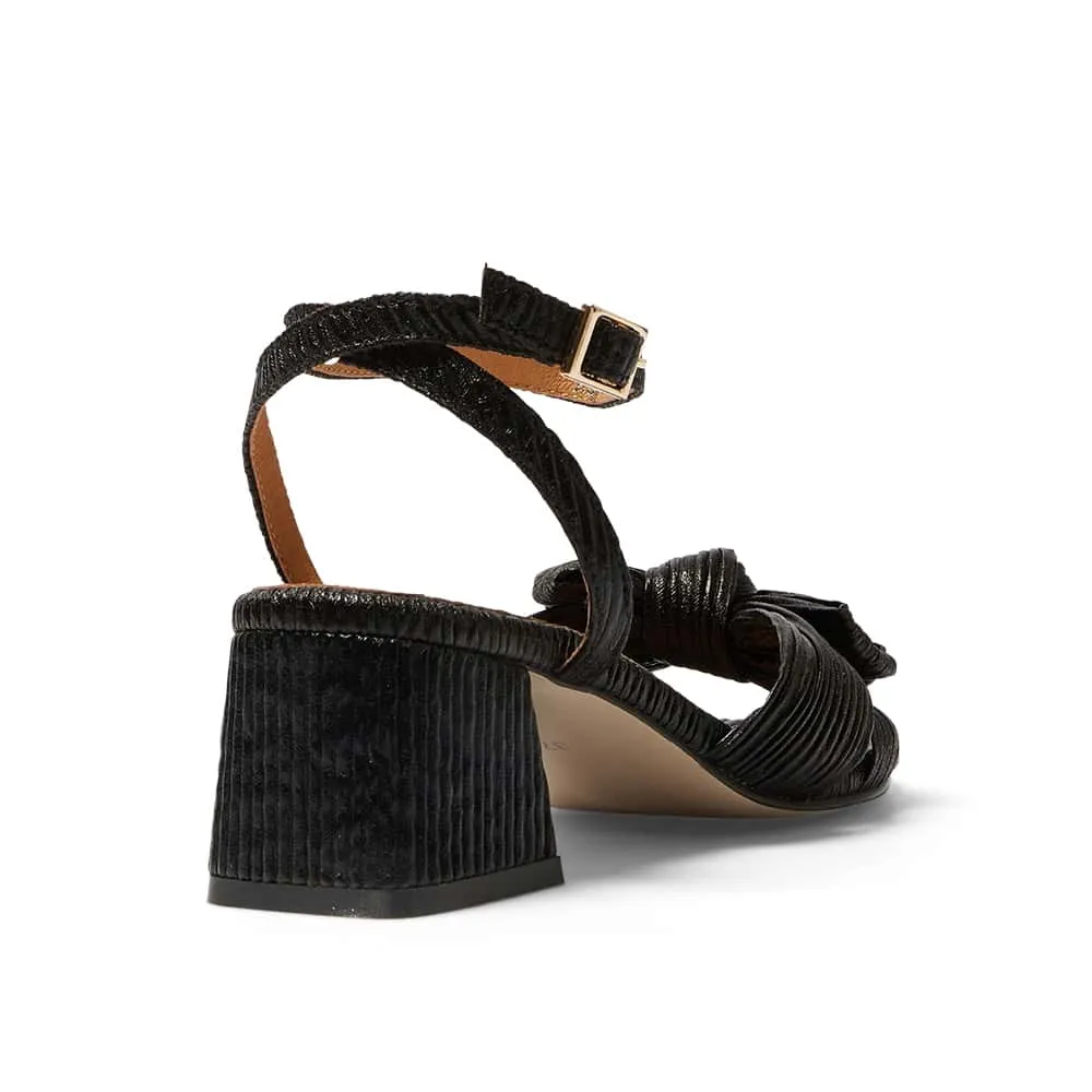 Tiara Heel in Black Pleat