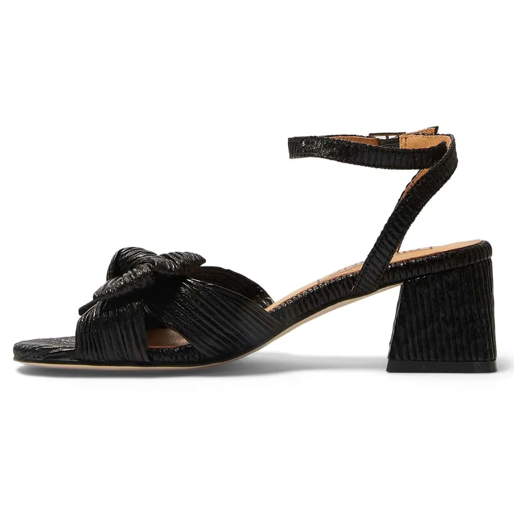 Tiara Heel in Black Pleat