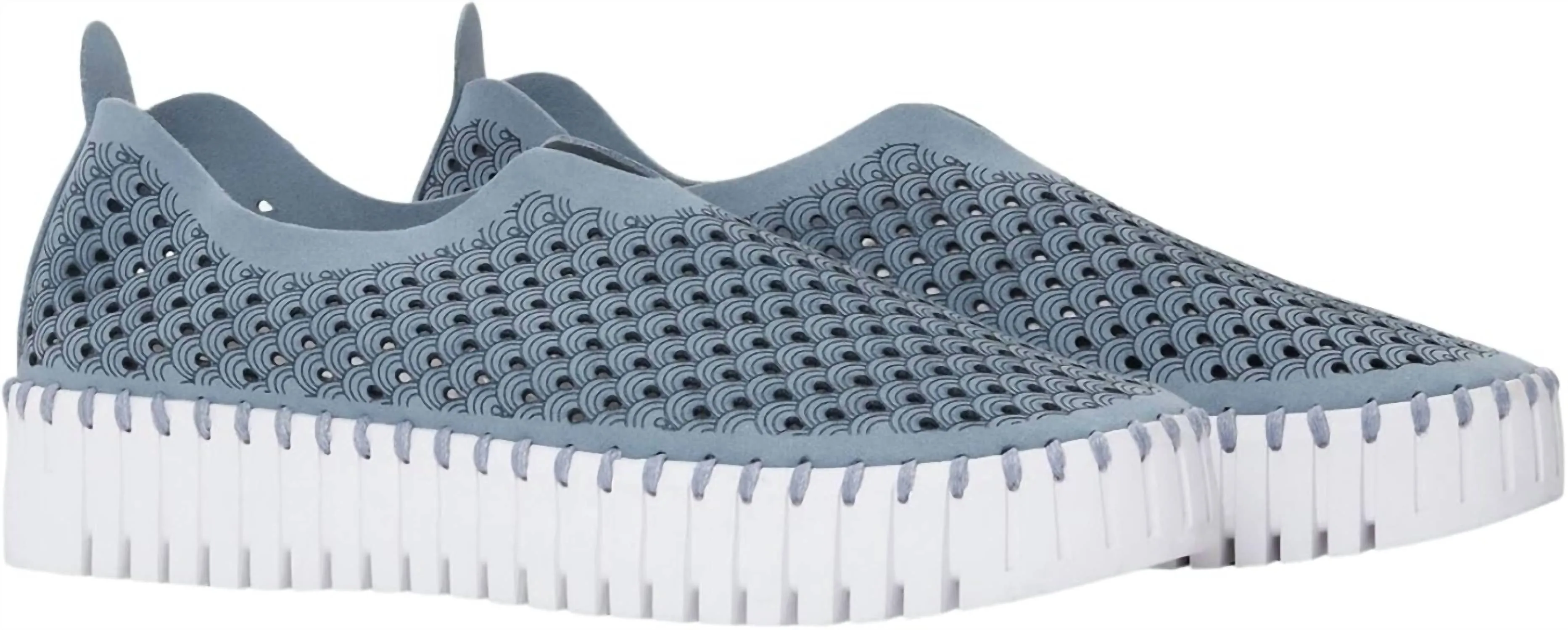 Women's Platform Tulip Slip-On In Blue Cloud